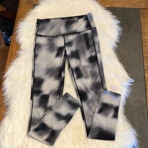 Athleta Chaturanga High Rise Tight Legging Alpine Pattern size xs